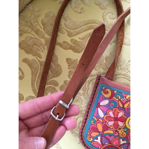 Cross body hidden pouch purse - Picture 6 of 8